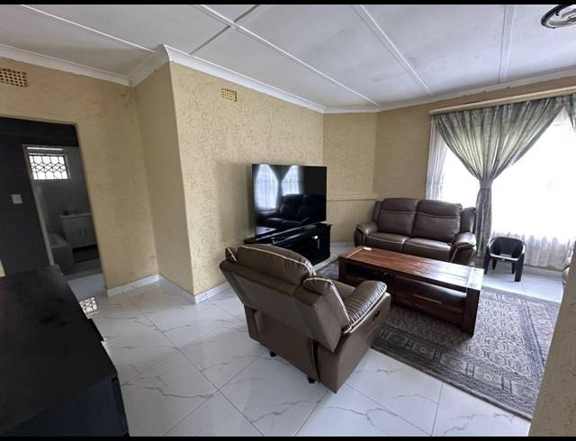 3 BEDROOM HOUSE FOR SALE IN SOUTH HILLS